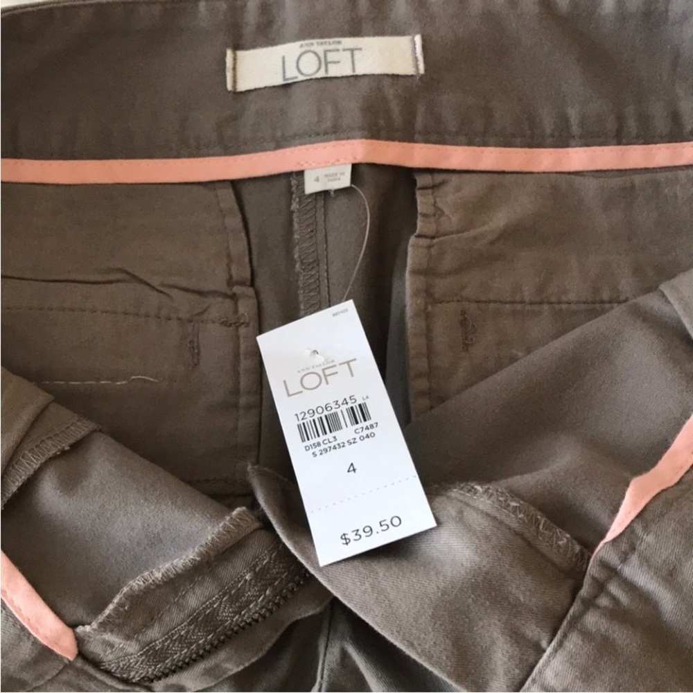 NWT Loft Shorts Size 4 excellent condition no rips no tears no stains.
#243 - Picture 5 of 6